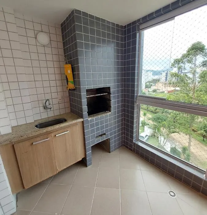 Apartamento A 50M Praia Maitinga, Wifi, Churrasqueira Na Varanda-1